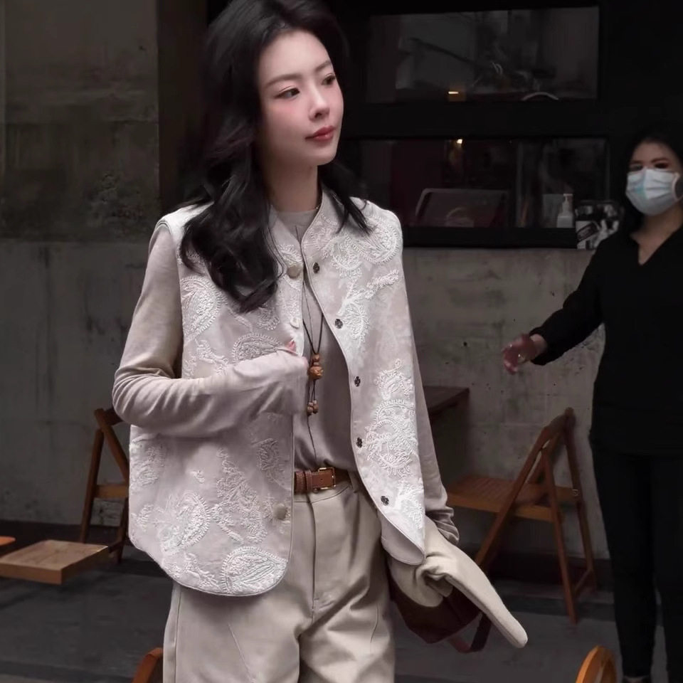 高级感提花外穿西装马甲开衫外套女士早春秋款新中式国风背心上衣