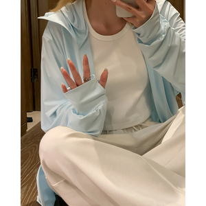 清凉一夏胖mm冰丝大码防晒服外套垂感透气百搭宽松连帽夹克女