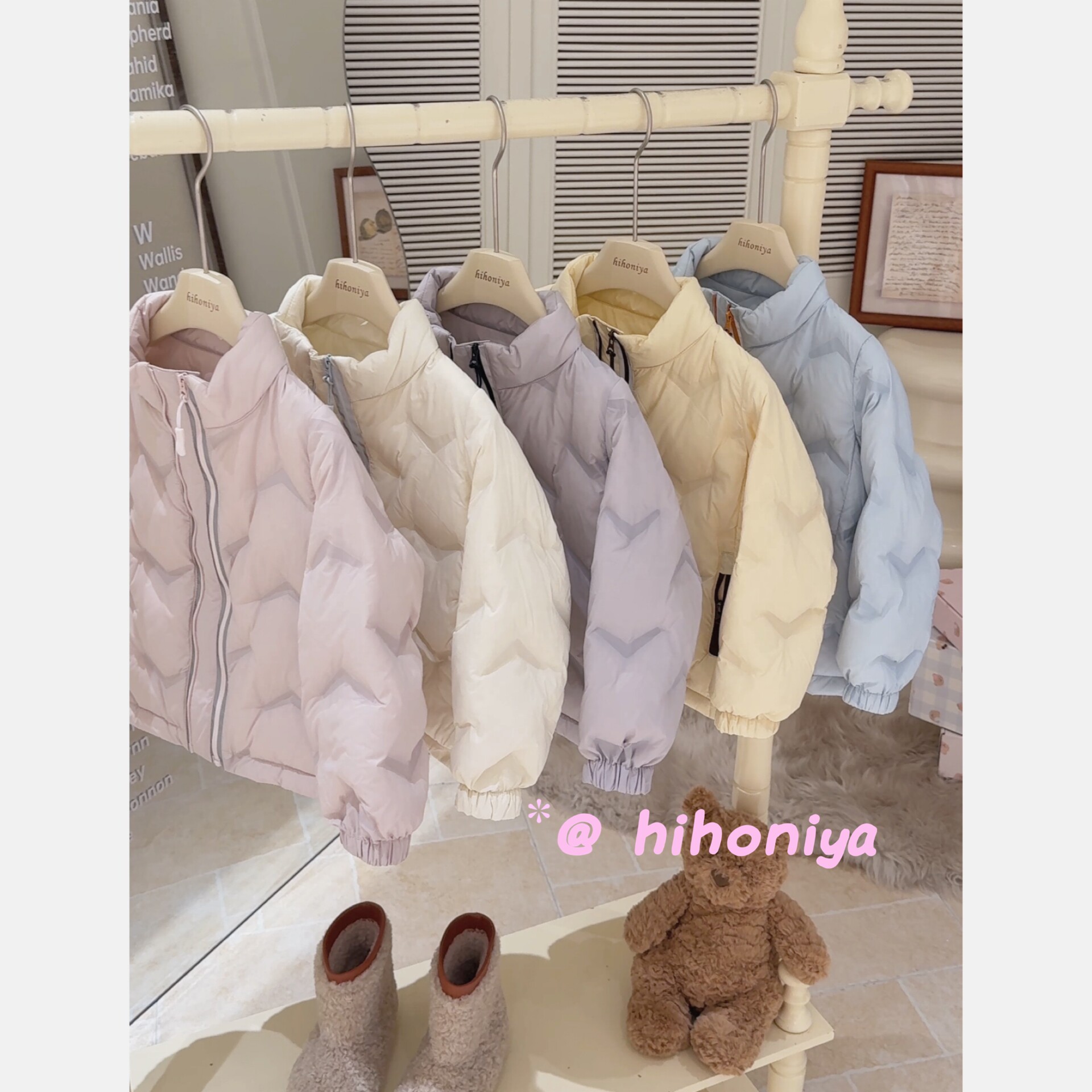 Spring韩国童装2026秋冬新款亲子无缝液压90白鹅绒女童保暖羽绒服