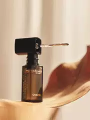 Chanel Luxurious Repair Oil Essence Revitalizing Oil 3ml Sample Intensive Repair Firming Moisturizing Lifting
