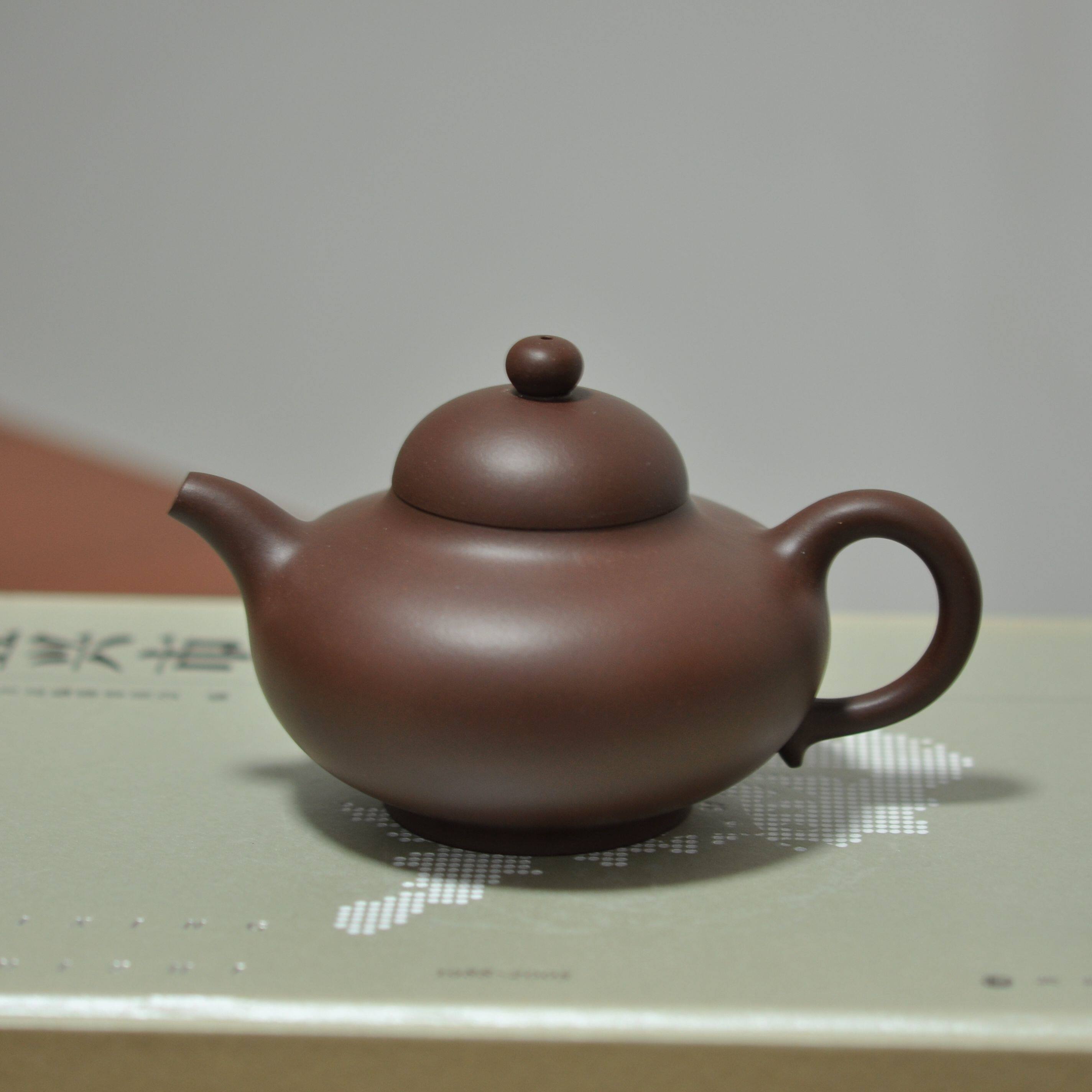 黄龙山原矿纯手工老紫泥