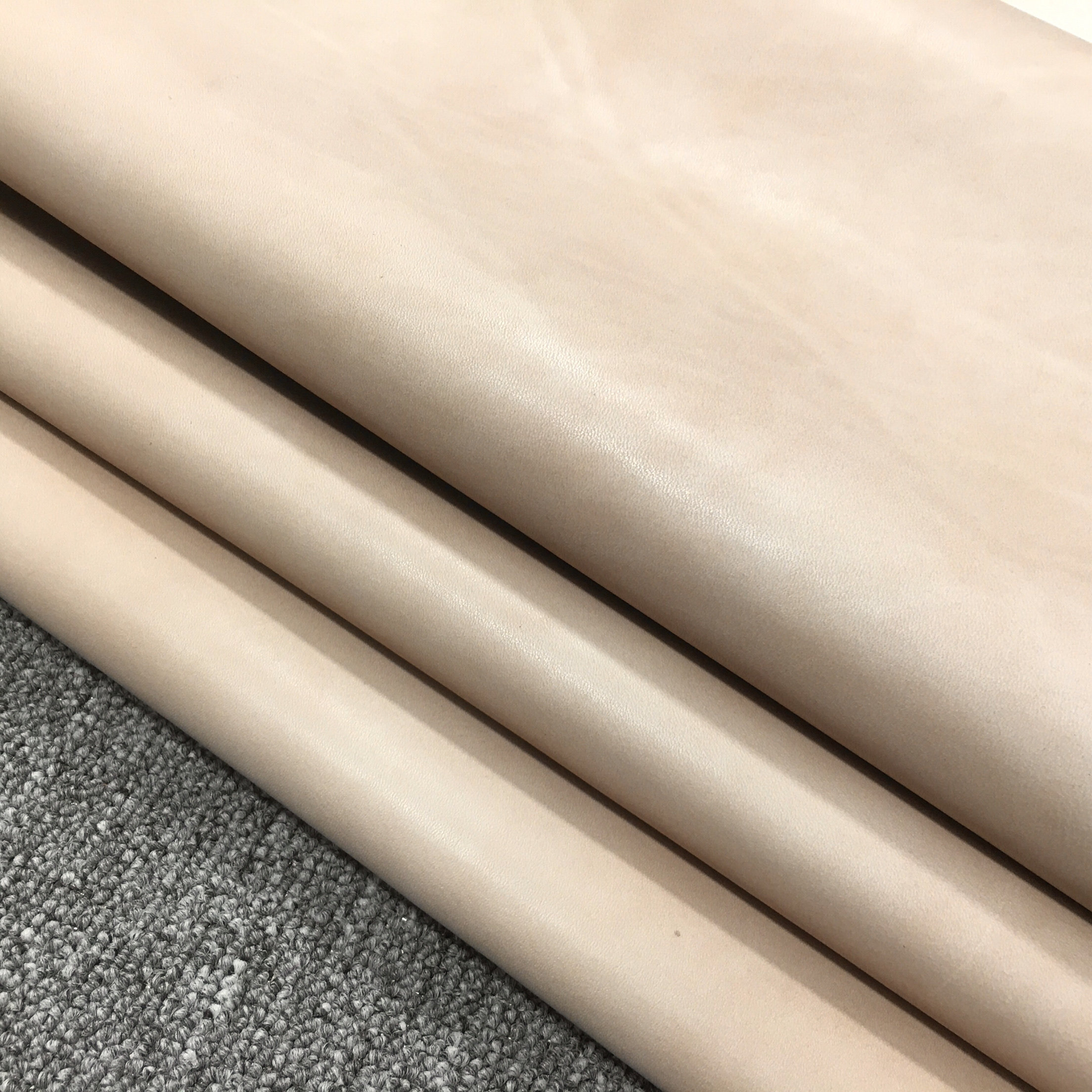 水染全粒面平面牛皮皮料库存清仓