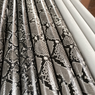 G15350蟒蛇纹涂层猪皮真皮手工diy皮料服装面料鞋靴箱包皮具里皮