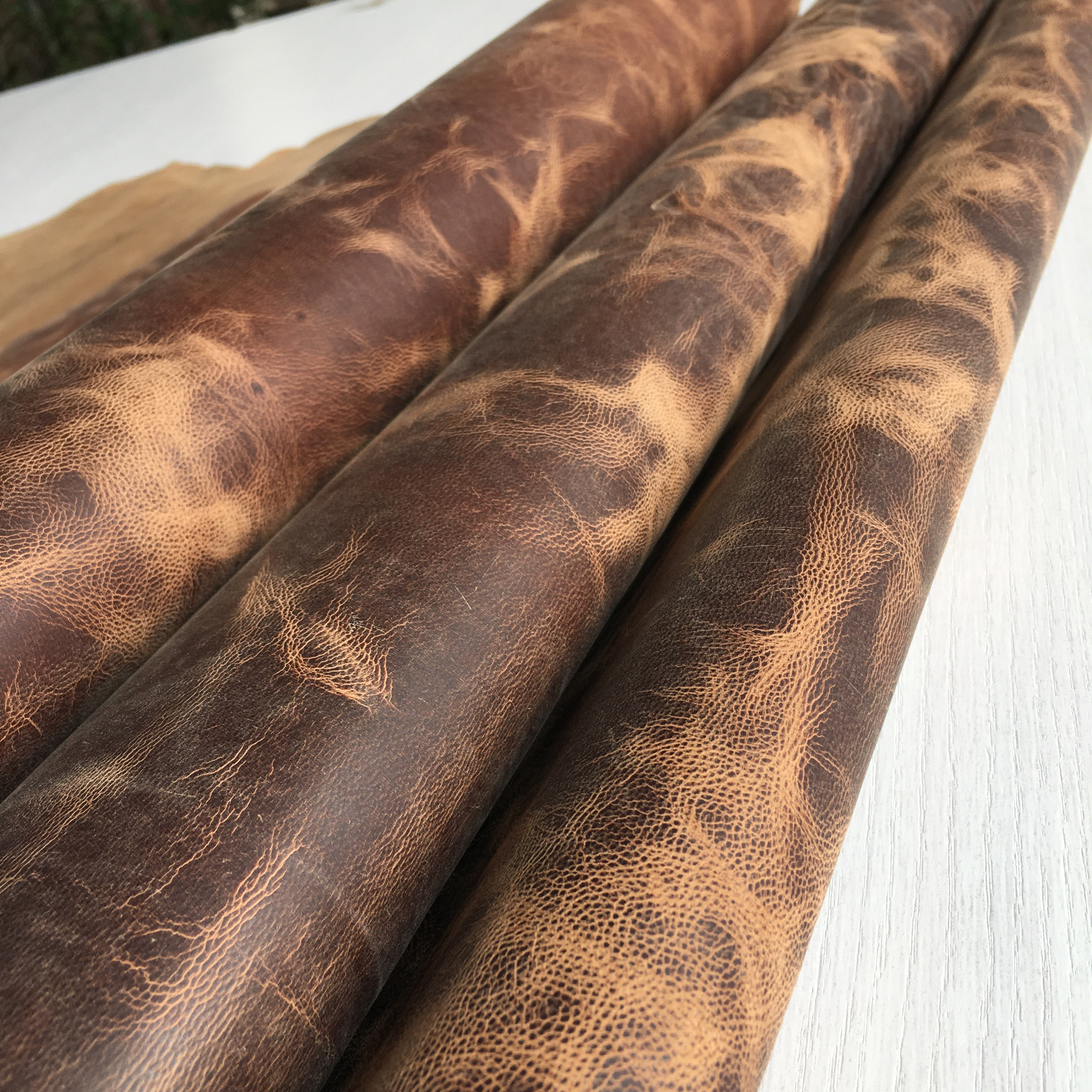 Z5007疯马疯马变色油蜡植鞣山羊皮真皮手工DIY皮料1-1.2mm偏挺