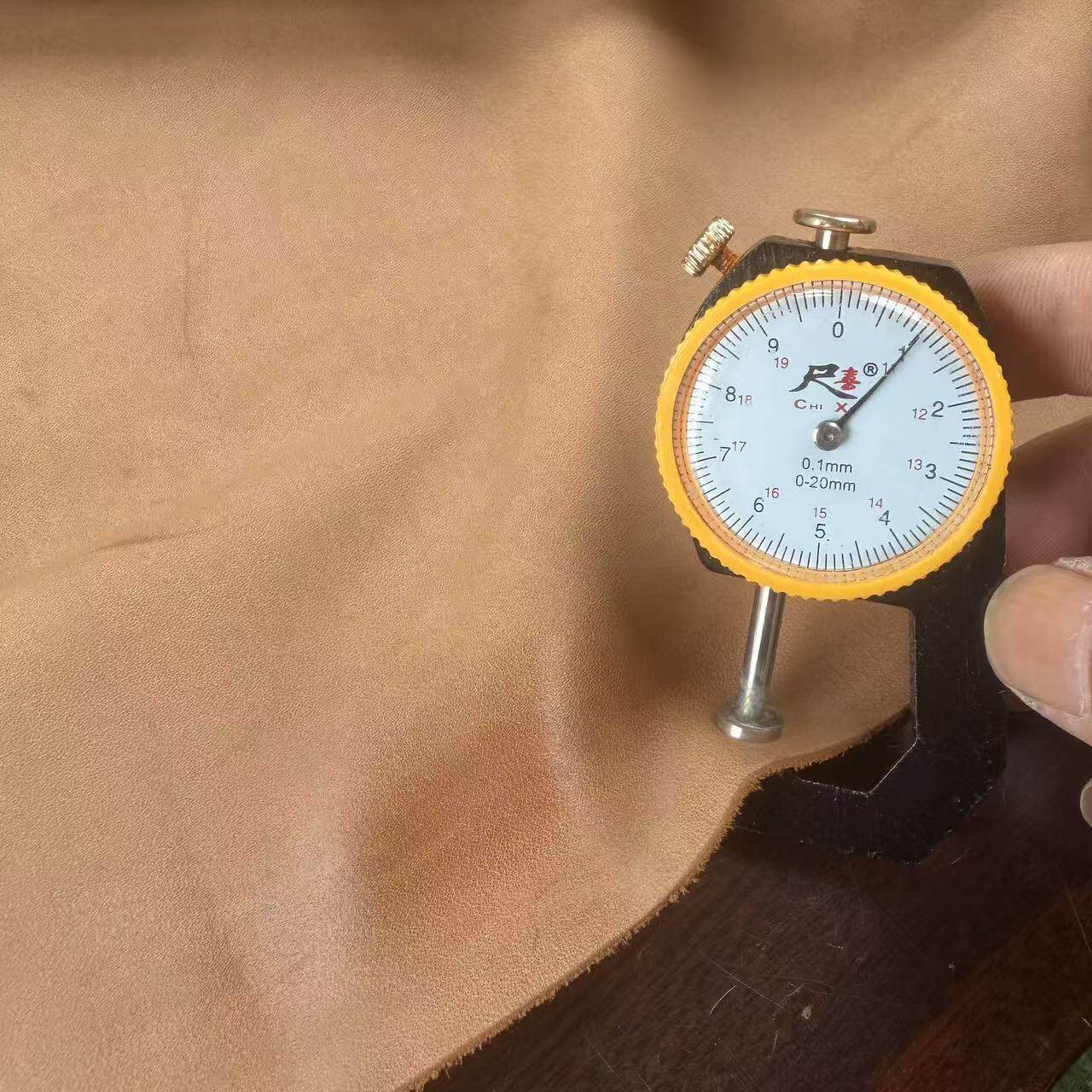 意大利FAEDA 雾面油蜡涂层牛皮1mm超软服装面料手工DIY皮料