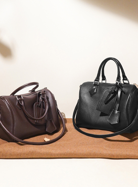 磨砂牛皮2026新款枕头包波士顿手提包大容量百搭通勤斜挎包女