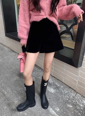 2024秋冬新款黑色丝绒短裤女外穿配靴子打底a字阔腿高腰休闲裤子