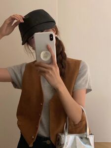 早秋韩系鸡心领纯棉灯芯绒复古显瘦学院英伦风短款金属扣叠穿马甲