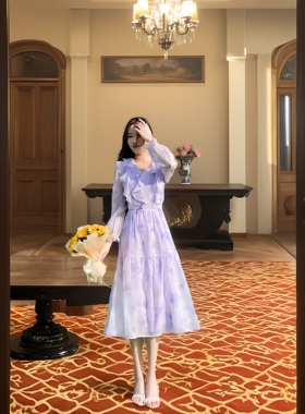 紫色V领碎花连衣裙女春季新款小众收腰显瘦荷叶边气质中长款裙