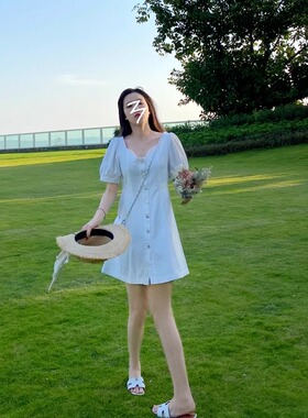 白色裙子女夏季法式复古方口小白裙中长款收腰显瘦赫本风连衣裙