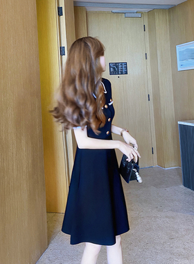 赫本风连衣裙女法式小个子气质小黑裙梨形身材收腰显瘦黑色短裙子