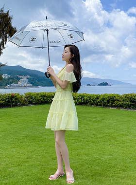 温柔黄色心机露肩蛋糕连衣裙女夏日多巴胺法式高腰高级感提花裙子