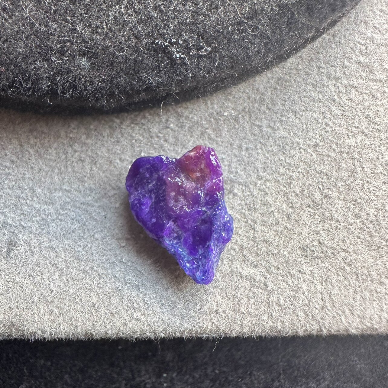 醒走像个爱心天然舒俱来老料玉化皇家紫色樱花原石小料苏纪石裸石