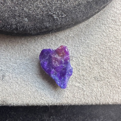 紫色舒俱来醒走原石皇家紫