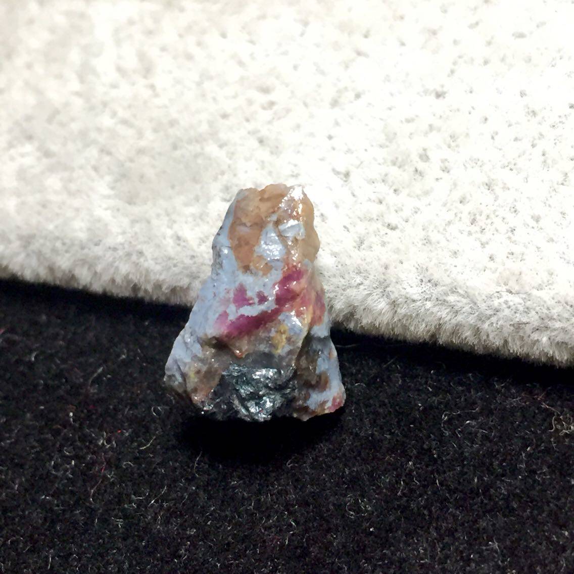 醒走 天然舒俱来老料桃红蓝樱花原石小料原料三角裸石苏纪石