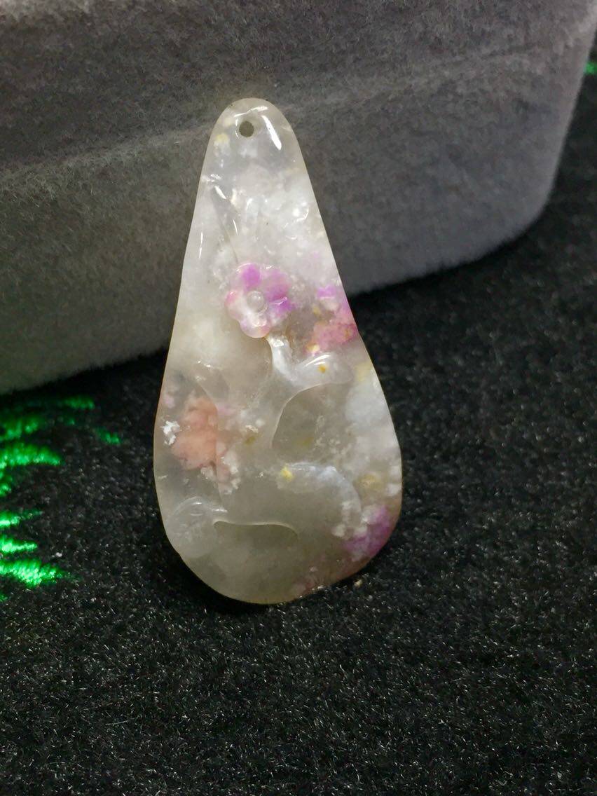 醒走 天然舒俱来冰透玉化老料樱花梅花雕刻牌吊坠苏纪石雕件