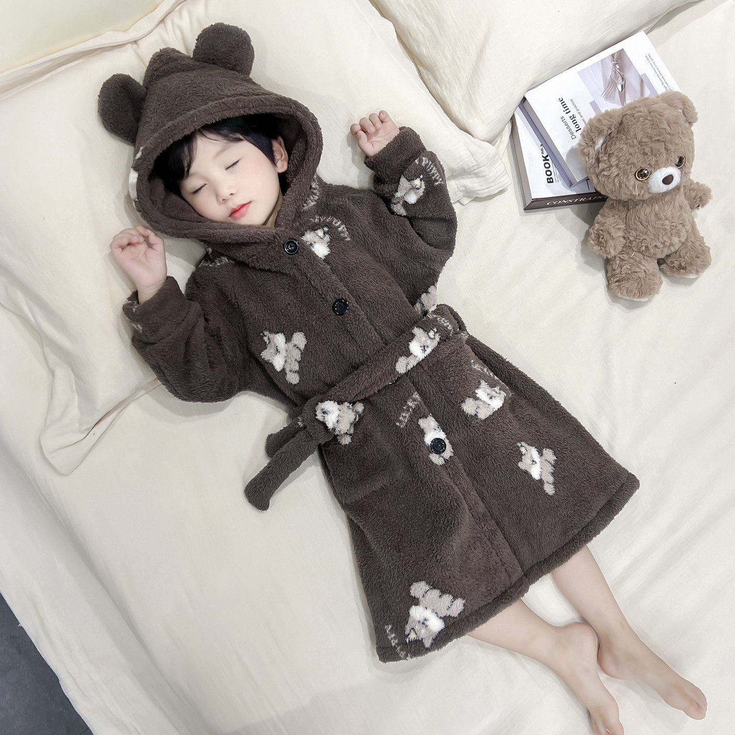 秋冬款男童睡袍儿童法兰绒加厚家居服宝宝可爱保暖珊瑚绒连帽浴袍