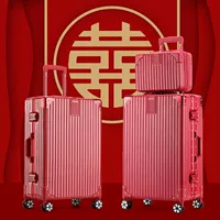 Красный чемодан для невесты, коробка