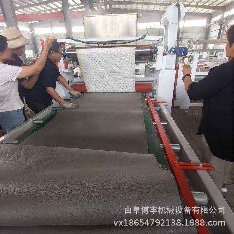 汽车内饰脚垫贴合机 XPE海绵皮革热熔胶喷胶复合机 PVC胶垫贴面机