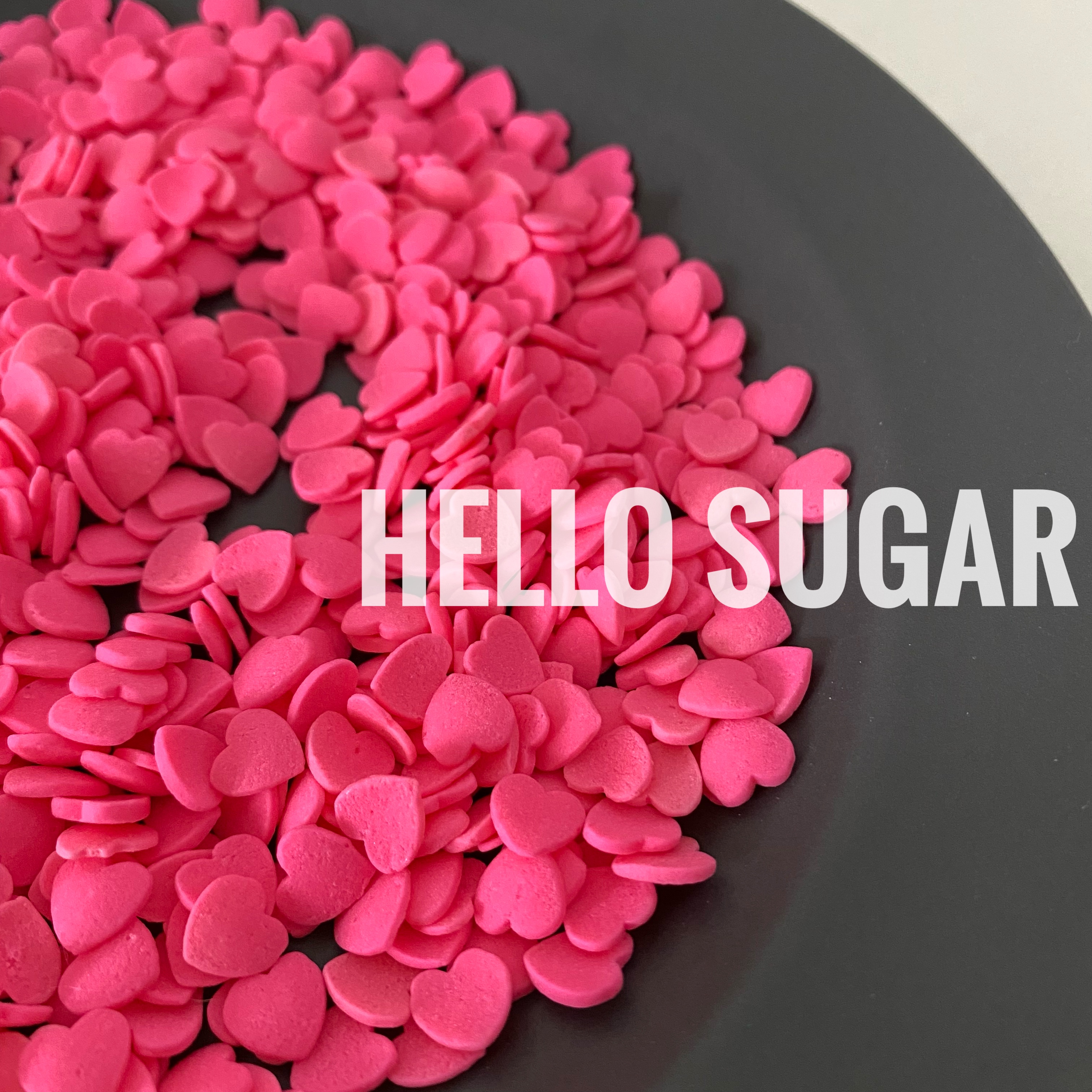 热粉色情人节爱心蛋糕装饰