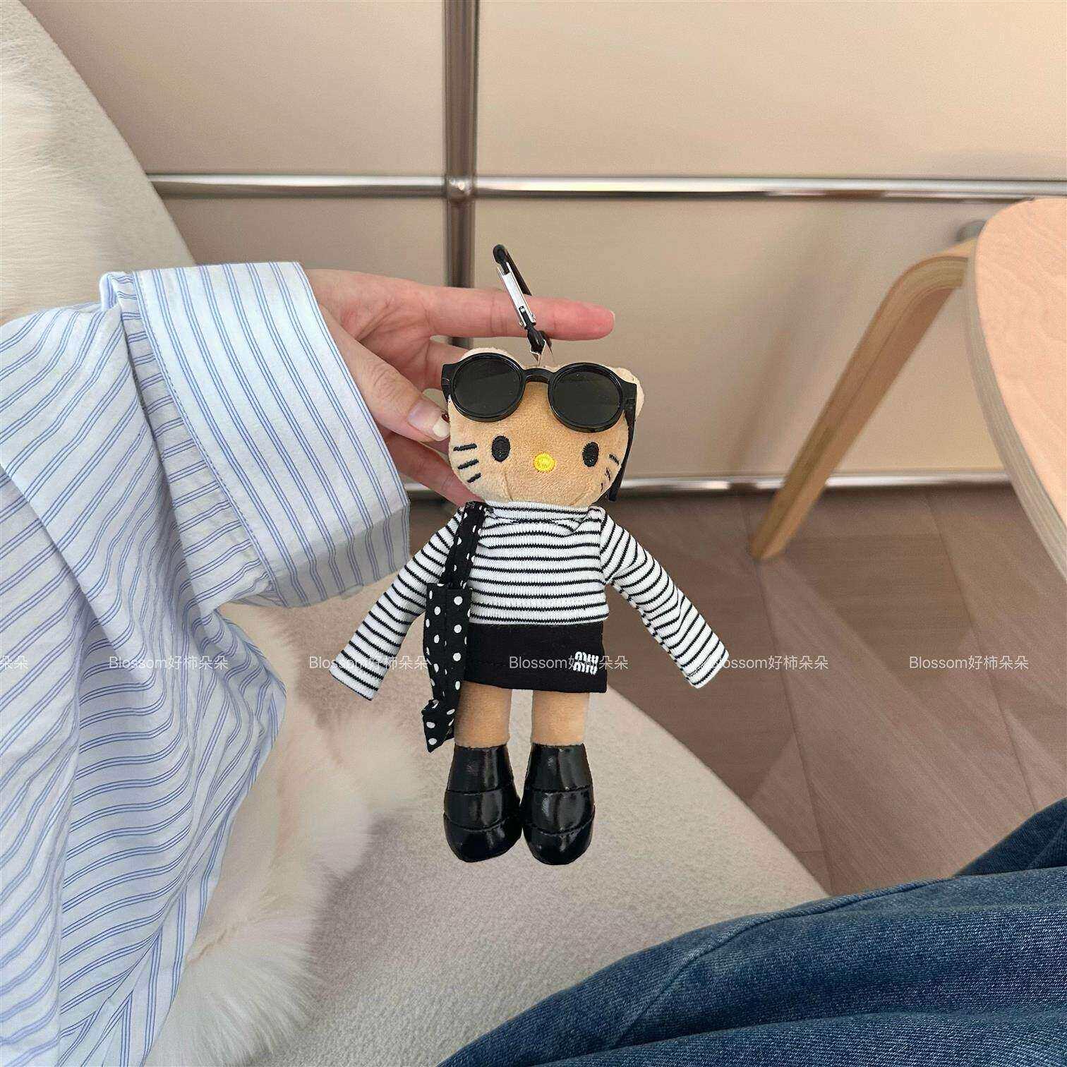 日本代购黑白条纹长腿kitty包包挂件钥匙扣KT猫女玩偶公仔礼物女