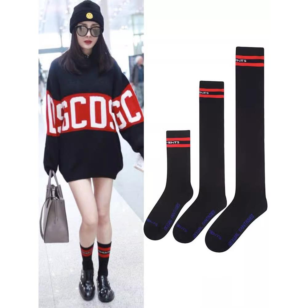 日本代购红黑字母中筒袜百搭日系堆堆袜条纹袜子女长筒春秋过膝袜