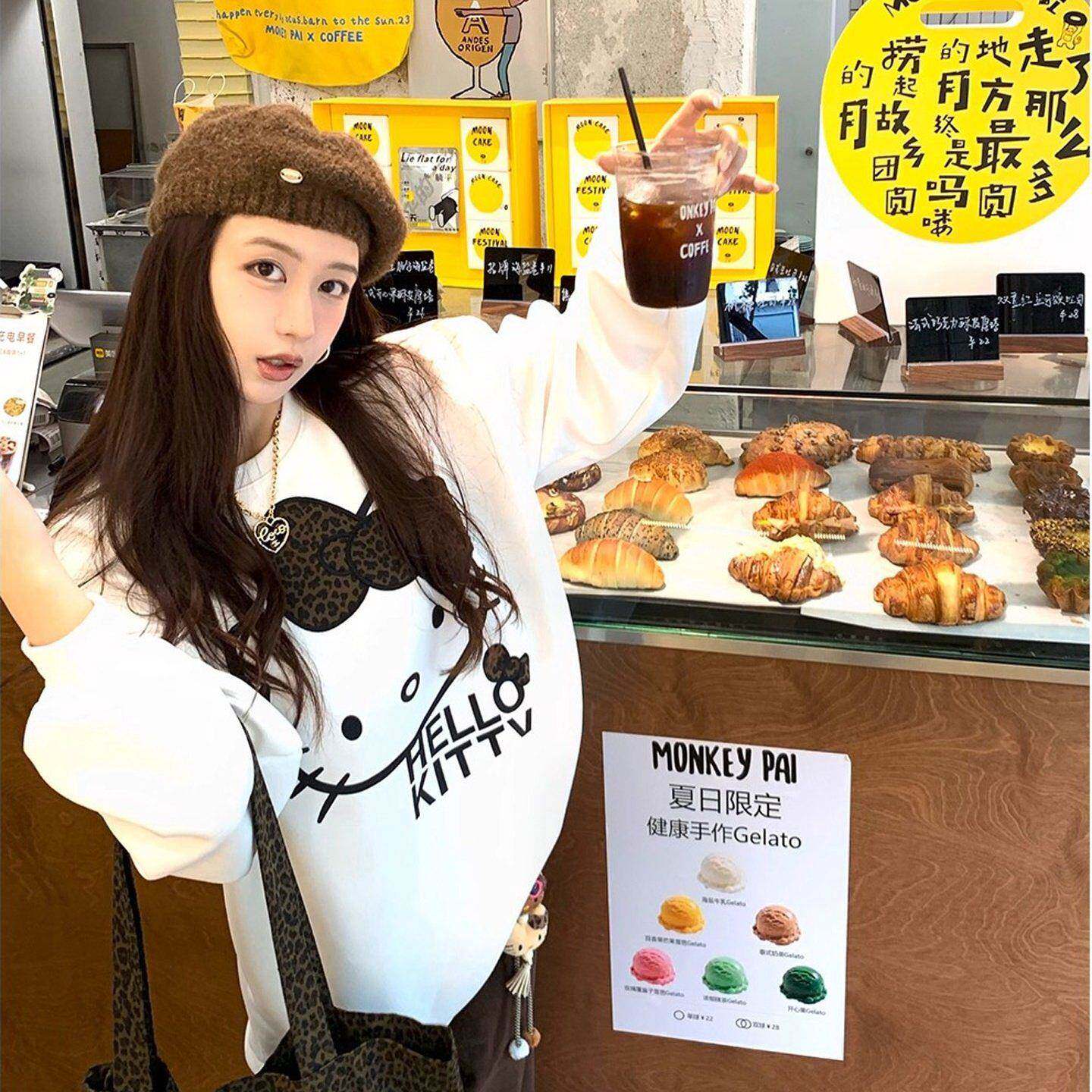 日本正版俏皮卡通kitty印花圆领ins秋冬季卫衣宽松慵懒感可爱上衣