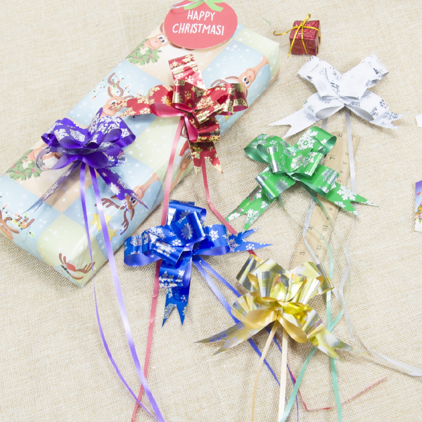 2021新款彩色圣诞节新年节庆雪花礼品礼物礼盒拉花蝴蝶结彩带装饰