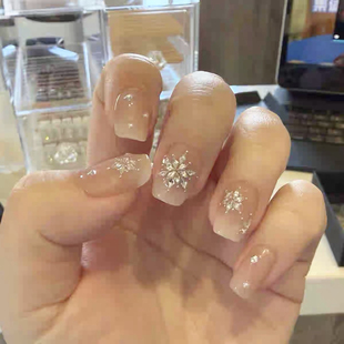 冬日简讯 纯手工甲片小众拼钻雪花显白裸色穿戴甲反复使用