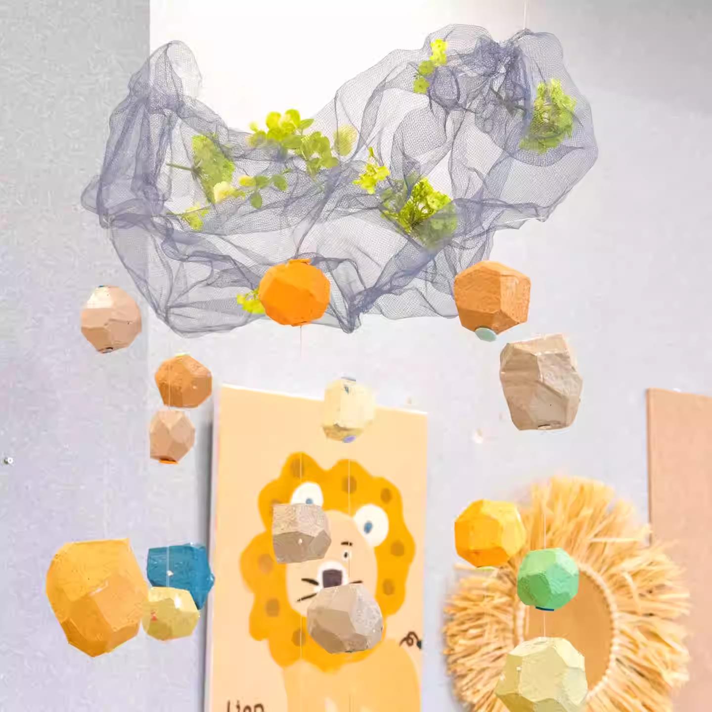 幼儿园环创网纱吊饰美工区