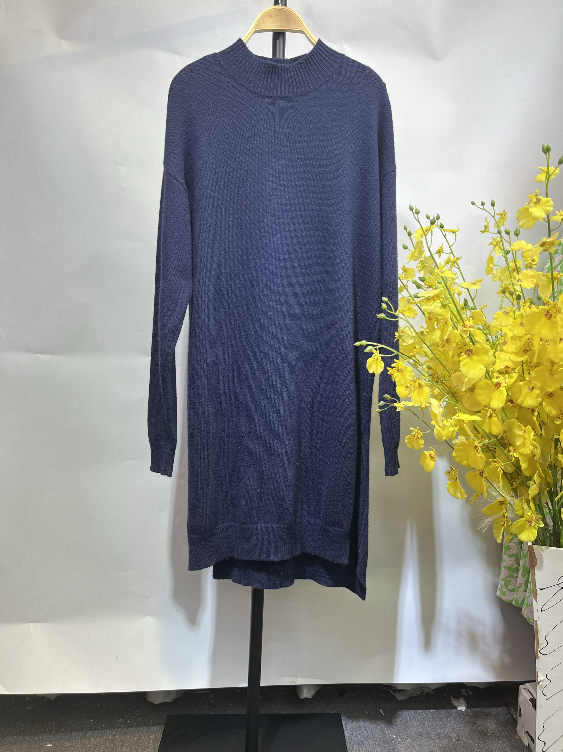 双11特惠尤西子秋冬时尚百搭中长款针织毛衣裙纯色圆领休闲连衣裙