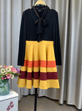 【乔帛】秋 条纹拼接连衣裙蕾丝V领优雅知性修身显瘦A字裙撤柜