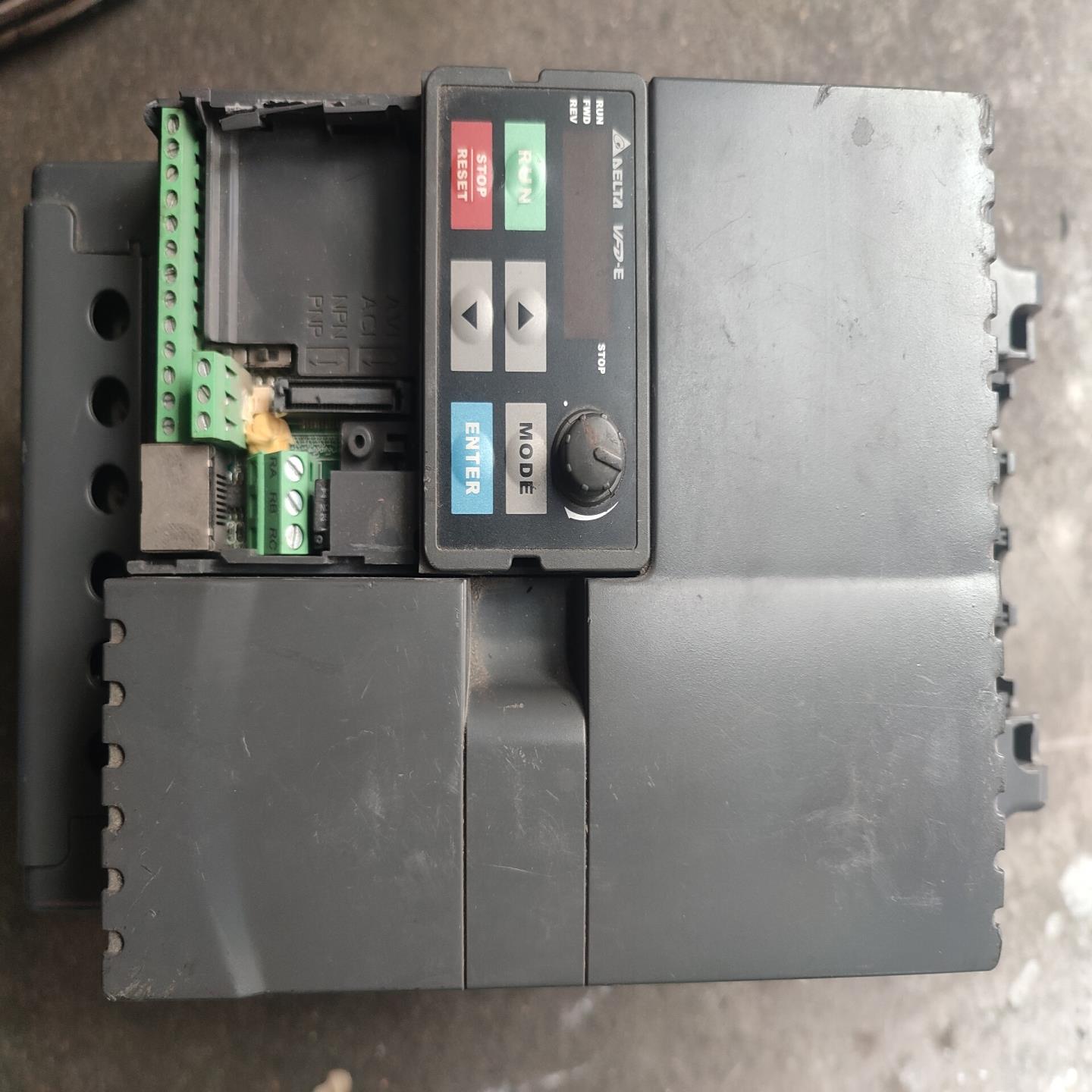 台达变频器E系列75KW       VFD075E43A{天意设备}