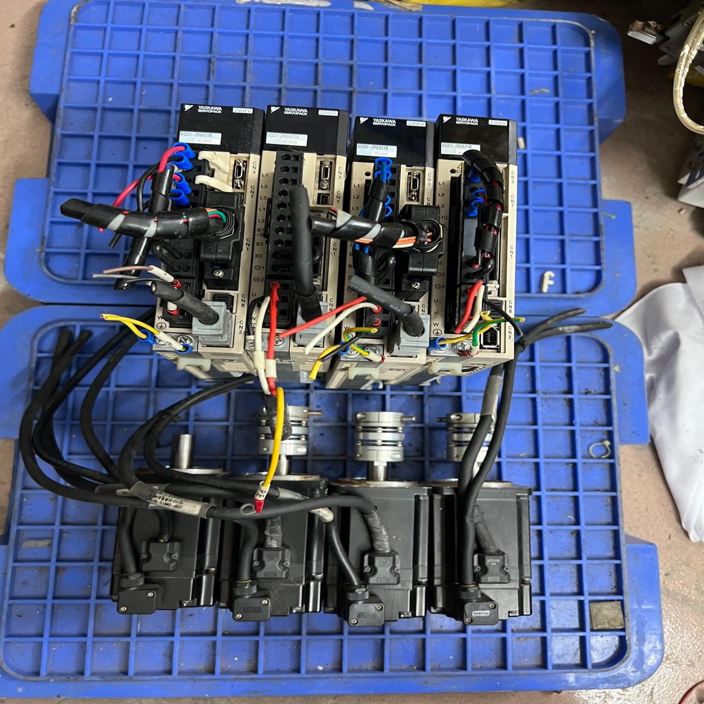 安川驱动器SGDV-28A01B002000{天意设备}