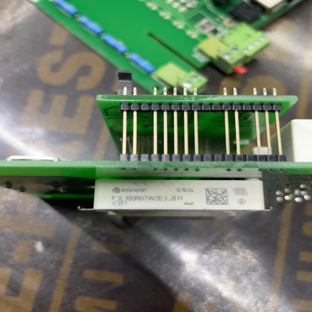 英飞凌IGBT F3L100R07W2E3_B11 驱动板I{天意设备}