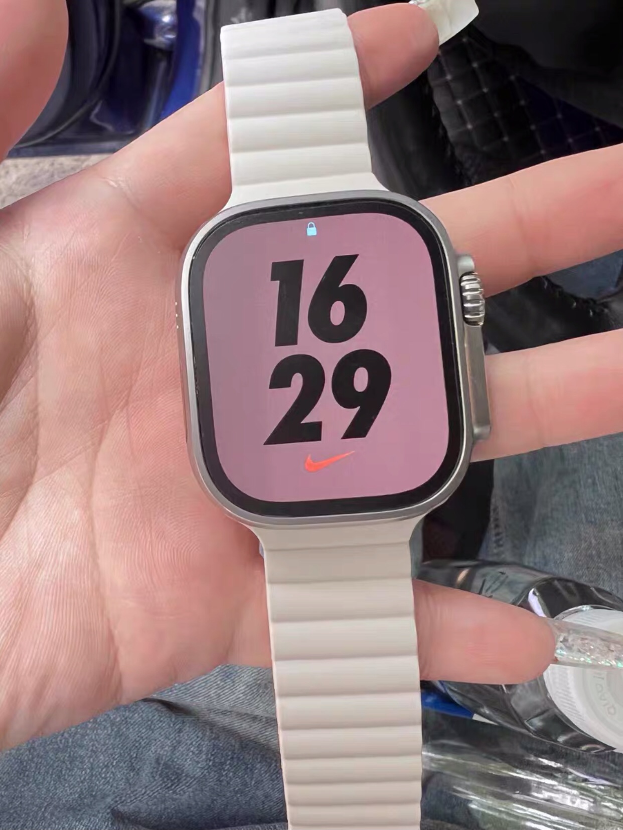 适用华强北新款硅胶磁吸s10苹果手表带iwatch9回环穿扣applewatch