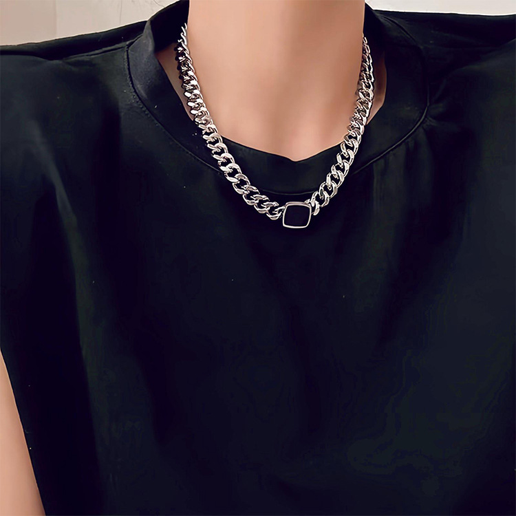 faye同款项链欧美钛钢粗链项链小众百搭黑色方块锁骨链颈链不掉色