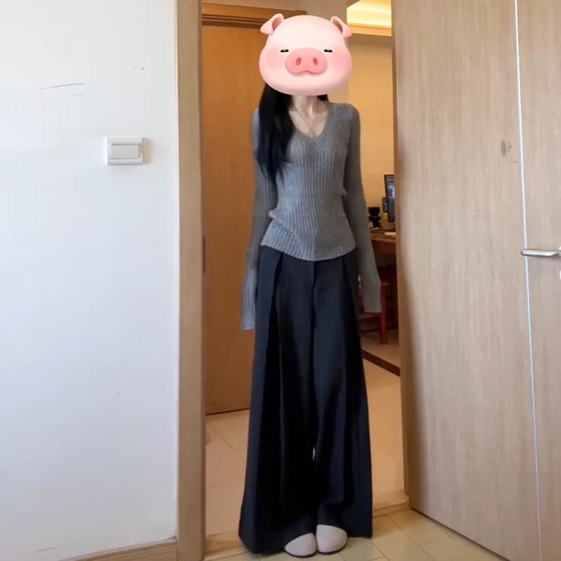 灰色v领针织衫毛衣女2024新款爆款早初秋季别致绝美修身长袖上衣