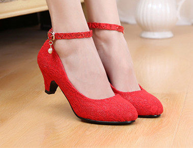婚鞋粗跟新娘鞋绑带大红色蕾丝孕妇可穿中跟旗袍高跟女单大码圆头|ruв категории Женская обувь, низкий чистка - от Buy2taobao.com для оказания профессиональной услуги покупки агента Taobao