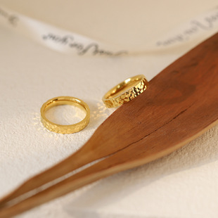 JZ064 欧美水波纹手工捶纹肌理设计女士窄版时尚戒指 钛钢镀18K金