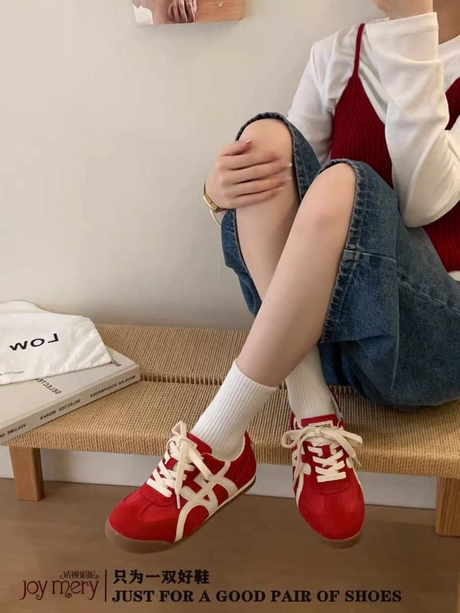 专柜正品娇娅媚妮2026新款牛反皮圆头阿甘鞋运动休闲鞋红色德训鞋,女鞋,时尚休闲鞋,淘宝优惠券,粉丝福利购,淘宝优惠卷