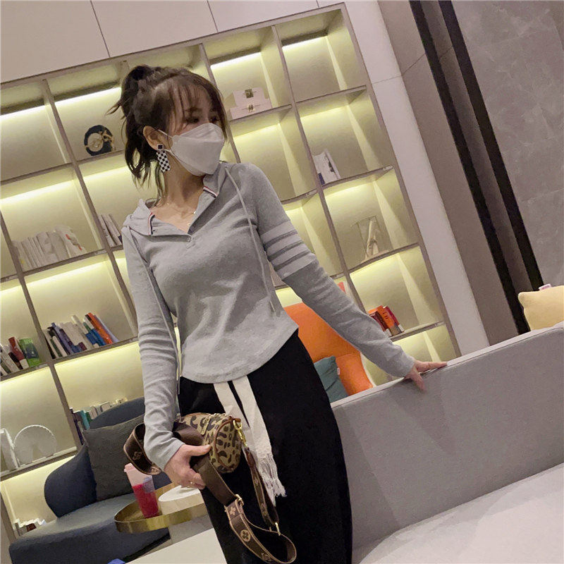 薄款短款紧身长袖T恤女春秋季新款修身显瘦弹力连帽打底衫上衣潮