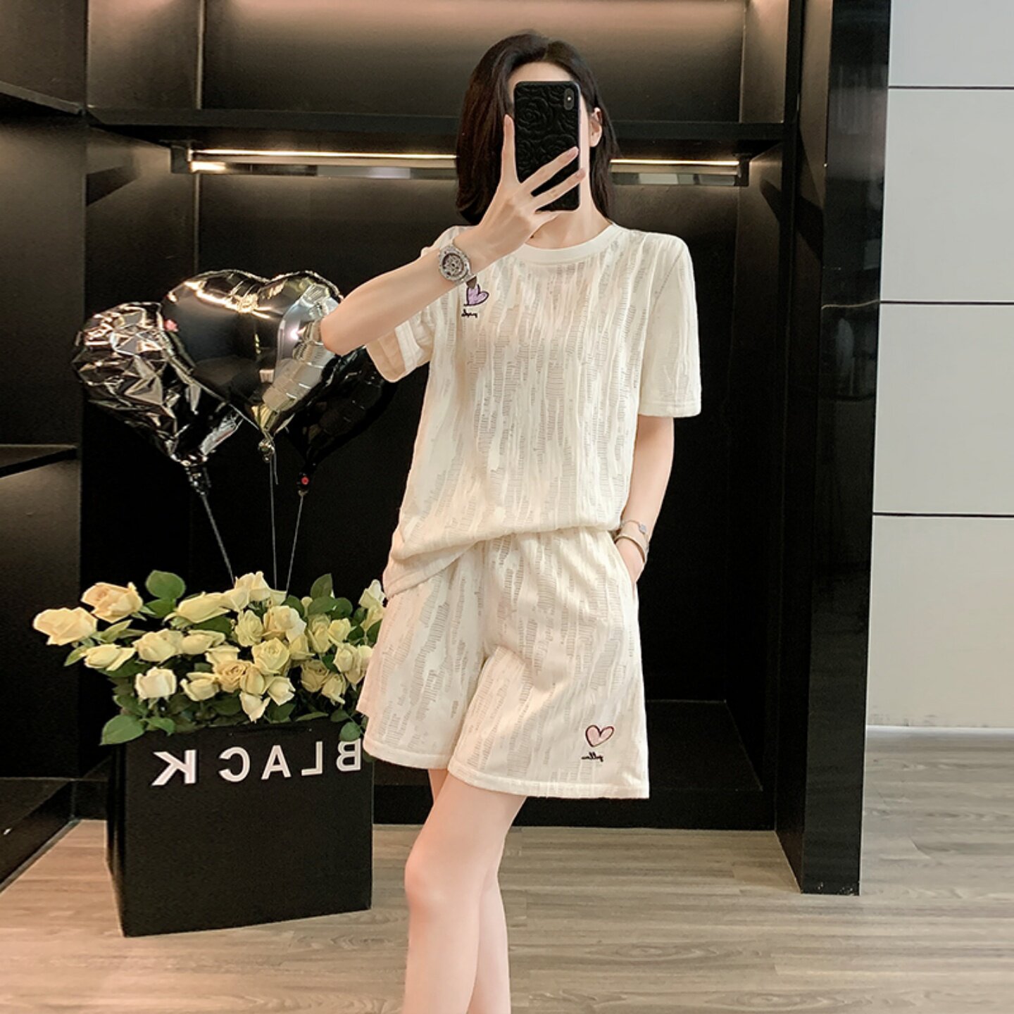 轻薄爱心短袖运动套装女夏季新款时尚减龄休闲宽松显瘦短裤两件套