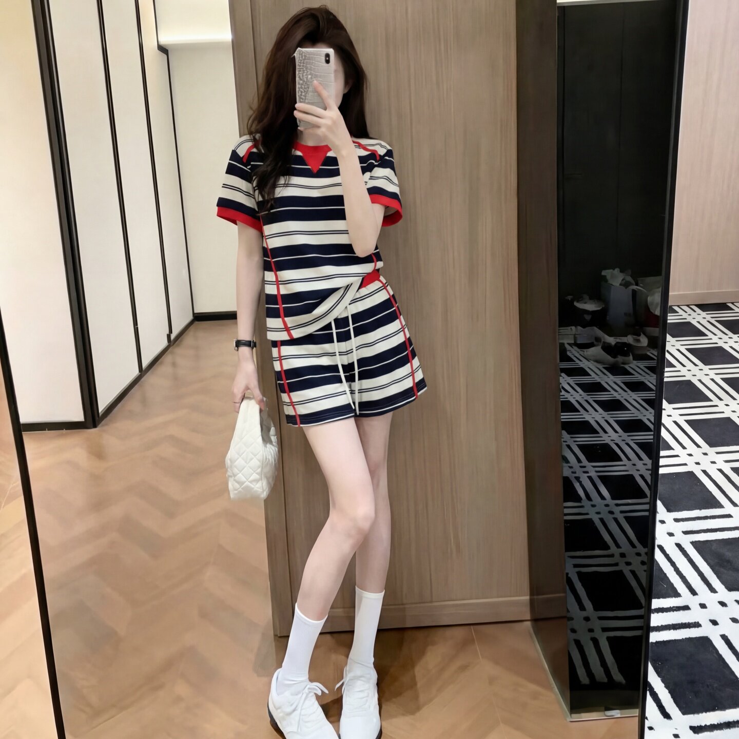 时尚撞色条纹短袖运动套装女夏季休闲宽松小个子减龄短裤两件套潮