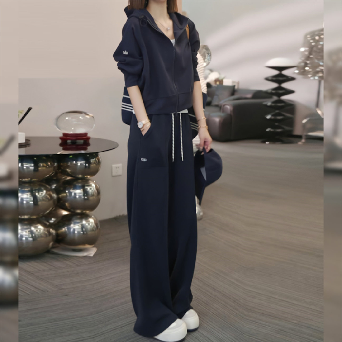 休闲连帽拉链外套运动套装女春秋季新款时尚洋气宽松阔腿裤两件套