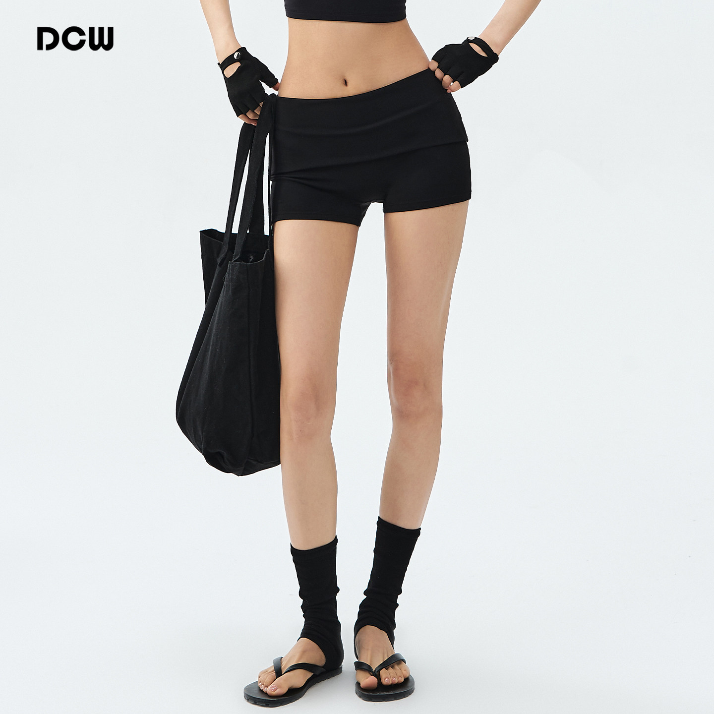 DCW翻腰运动短裤女紧身显瘦收腹健身热裤跑步训练户外三分瑜伽裤