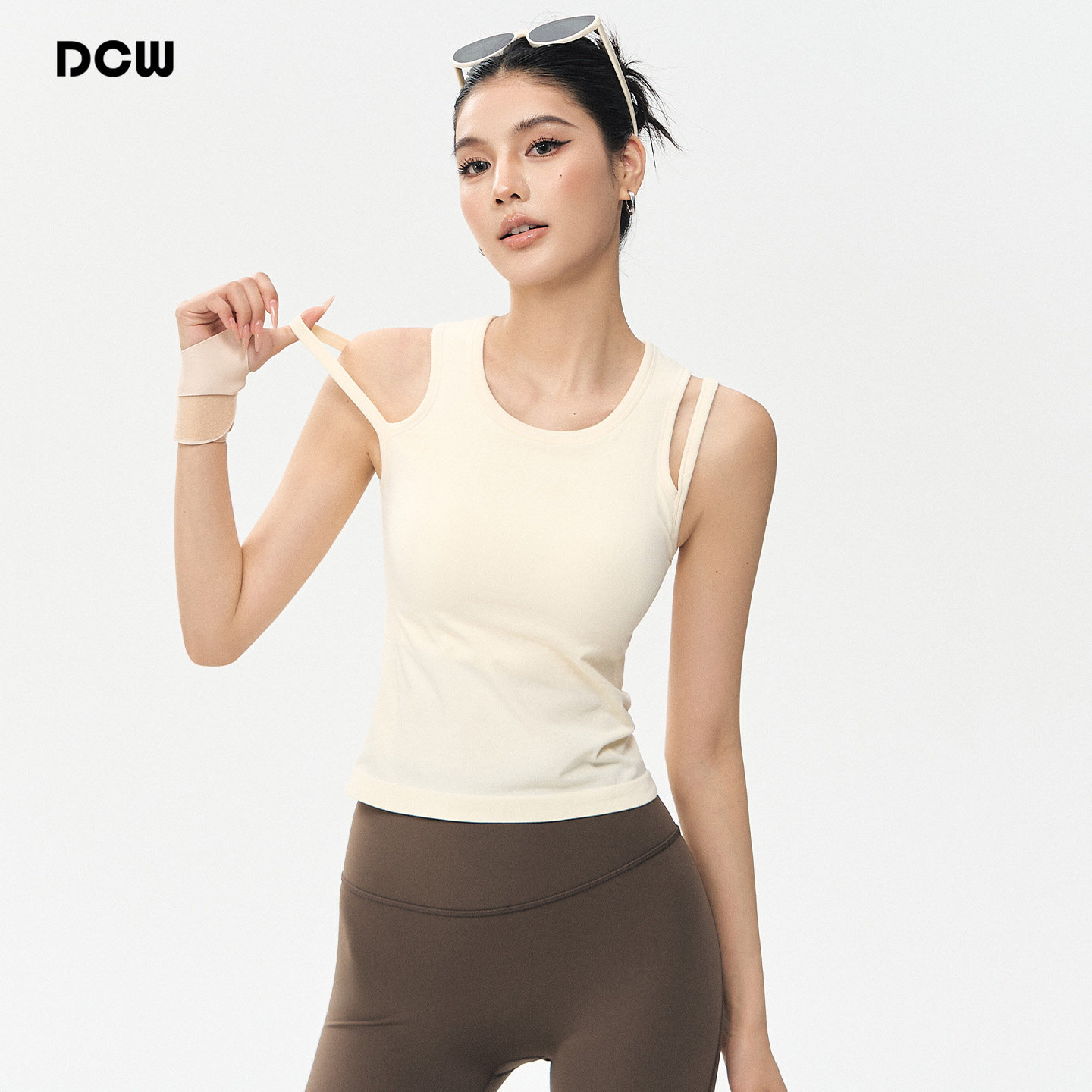 DCW带胸垫瑜伽背心女双肩带假两件高级感防震跑步训练无袖健身衣,运动服/休闲服装,运动背心,淘宝优惠券,粉丝福利购,淘宝优惠卷
