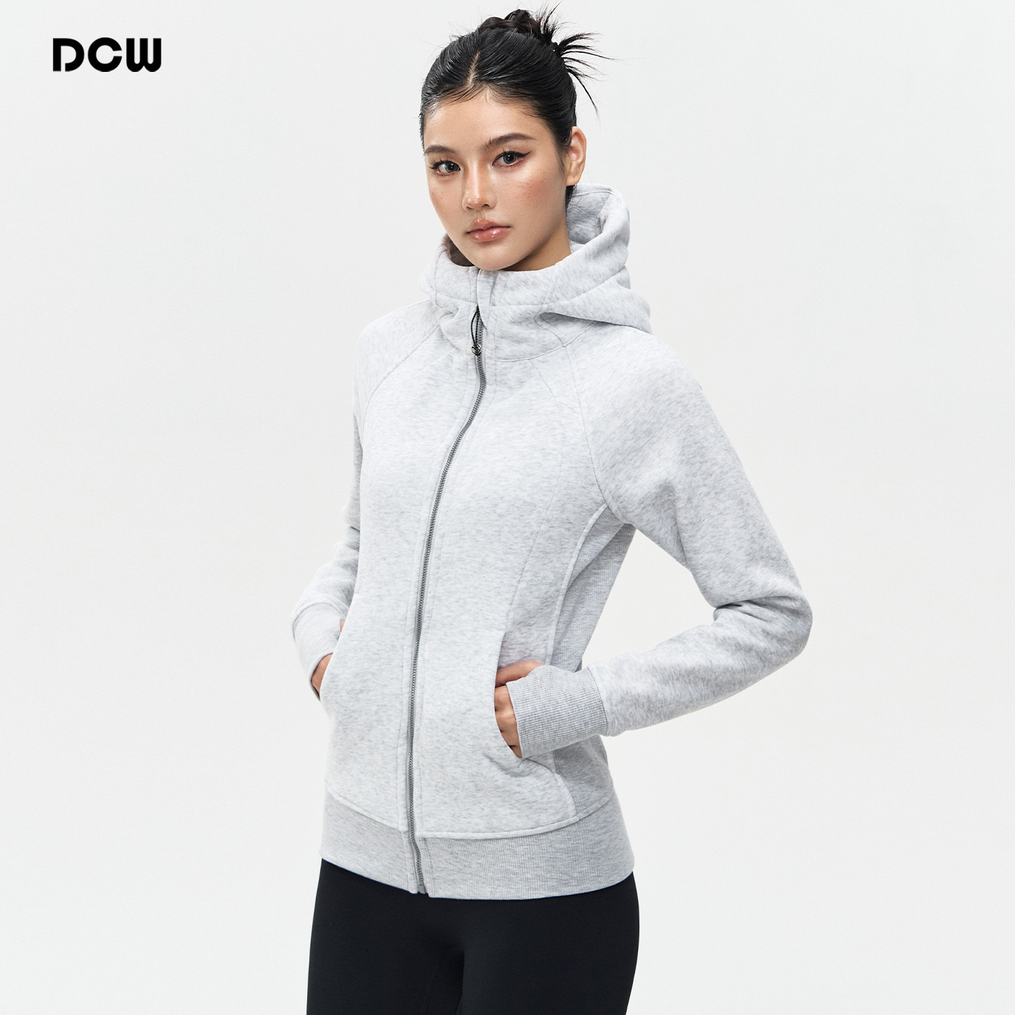 dcw防风保暖连帽加绒健身外套女