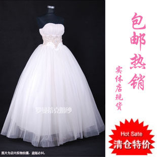 成都婚纱礼服罗曼蒂克清货特价