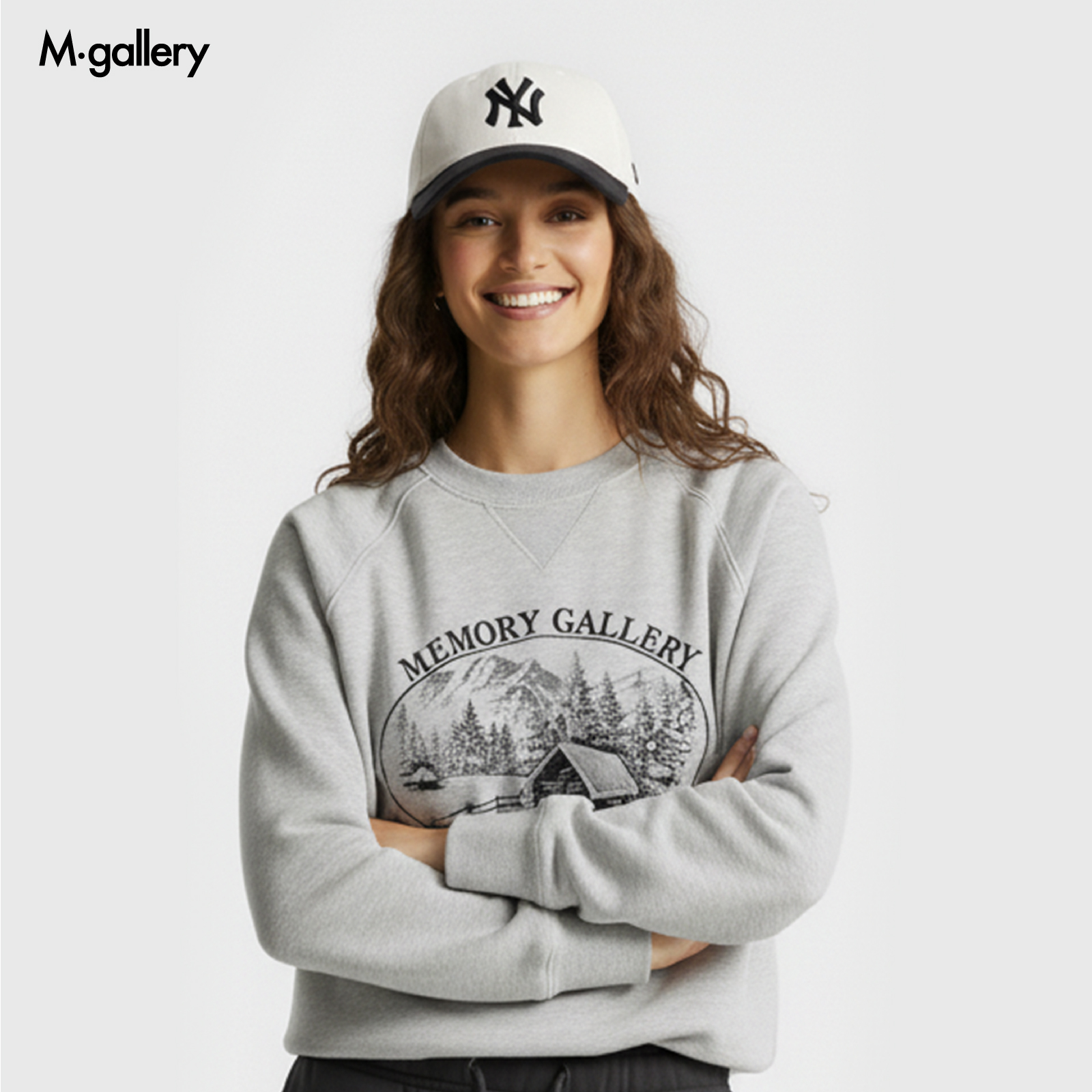 Mgallery森林小屋日系复古感短款挺括重磅圆领卫衣25AWWY0034